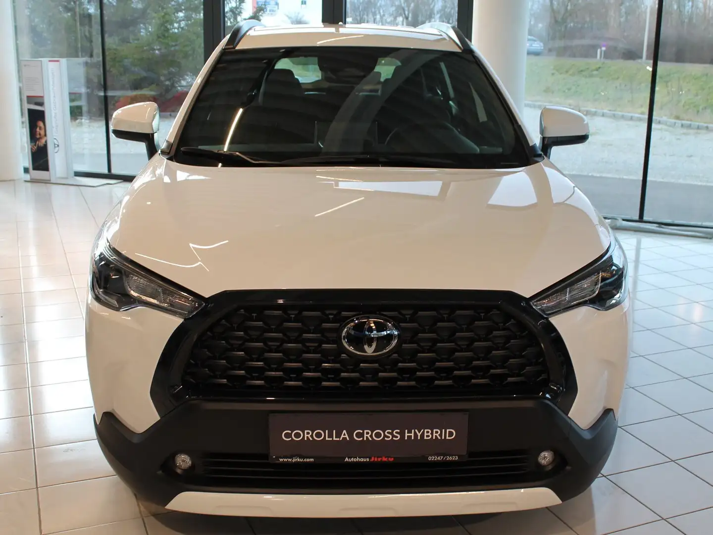 Toyota Corolla Cross 1,8 Active Hybrid Aut. mit Komfort Paket! Weiß - 2