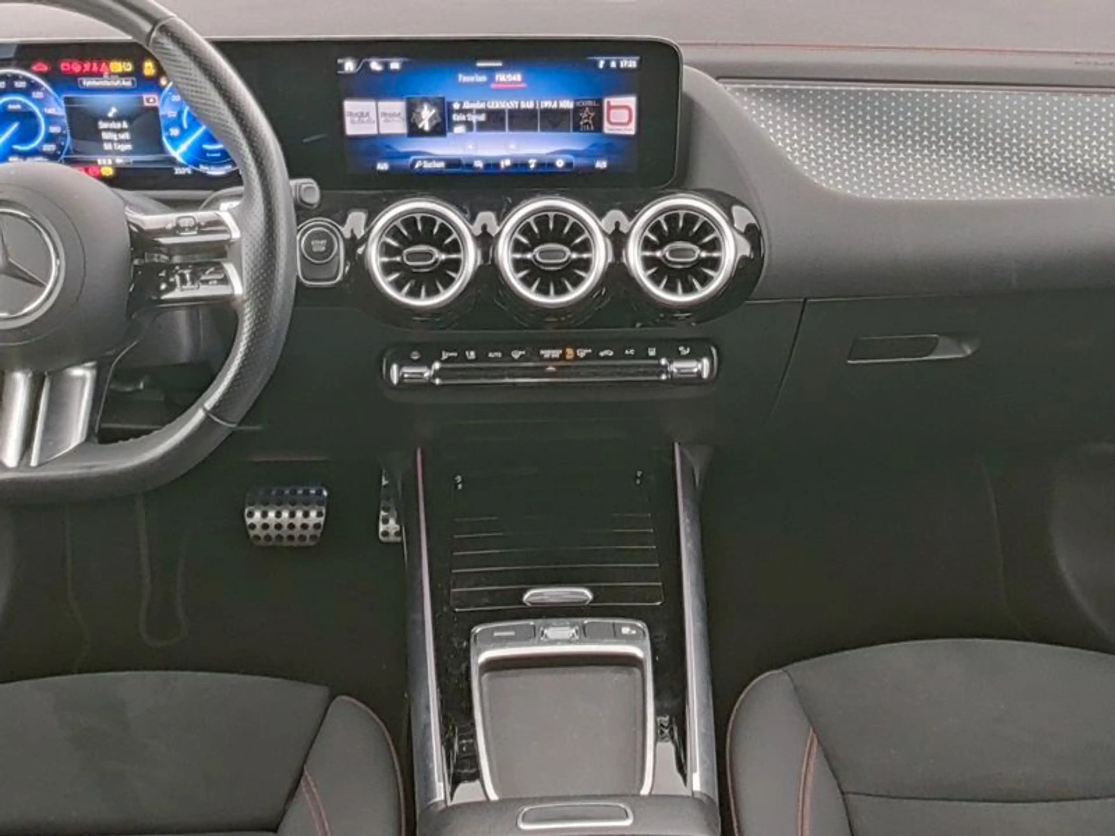 Mercedes-Benz EQA 250+ AMG+BURM+NIGHT+TOTW+AMBIENTE+360+STDHZ — photo 5