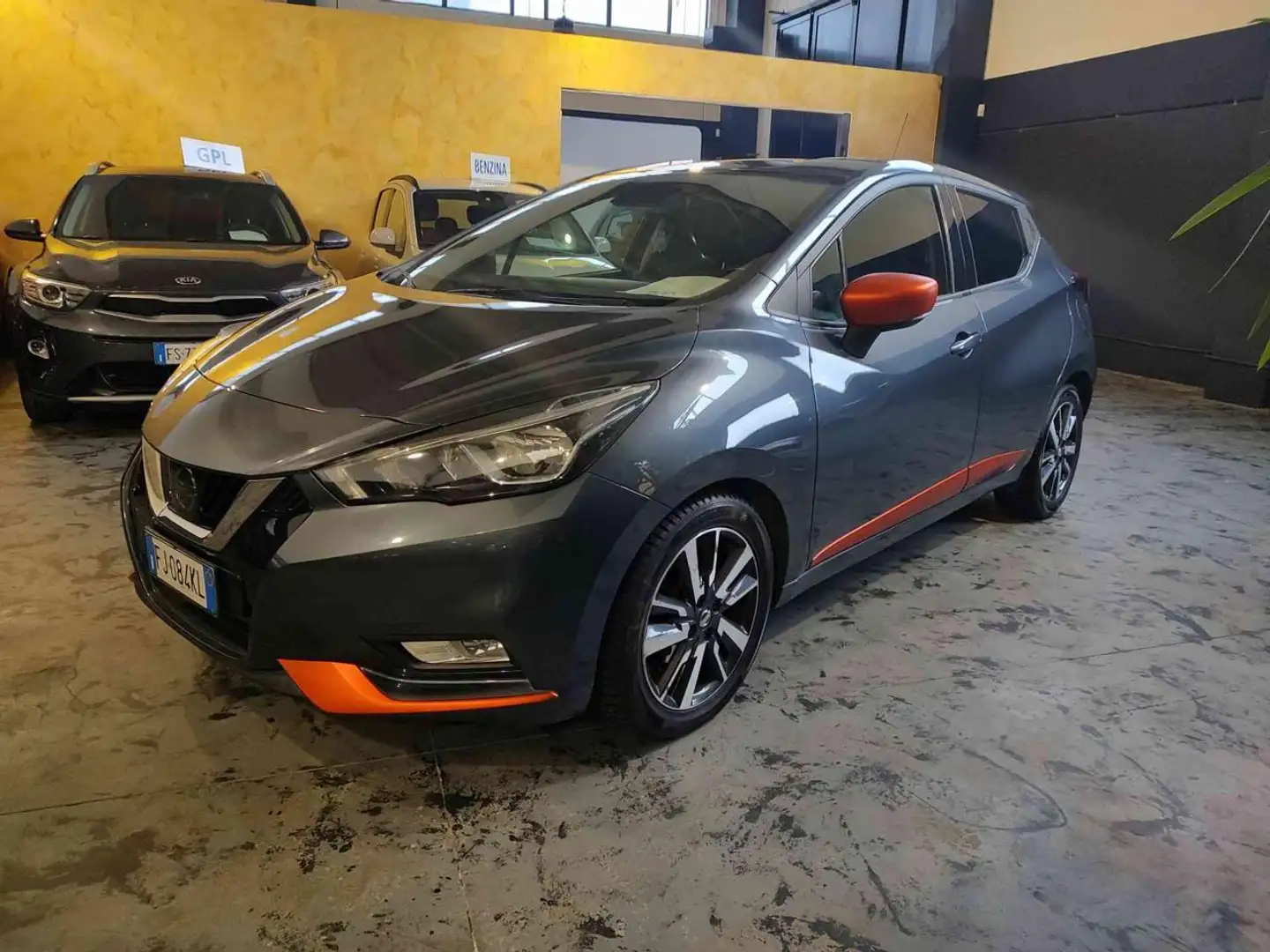 Nissan Micra 0.9 IG-T 12V 5 porte N-Connecta Grigio - 1