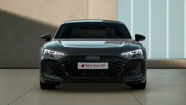 Audi E-Tron GT view 4