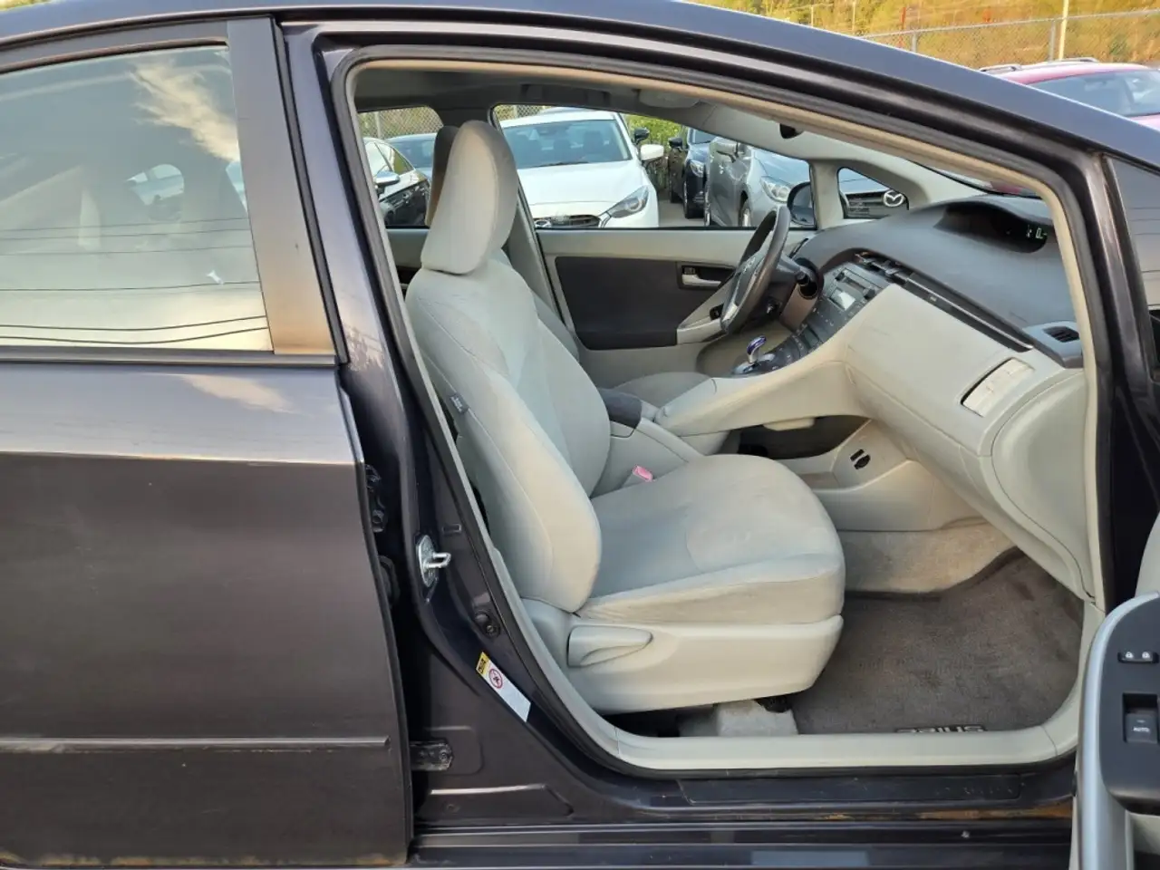 Toyota Prius снимка Toyota Prius