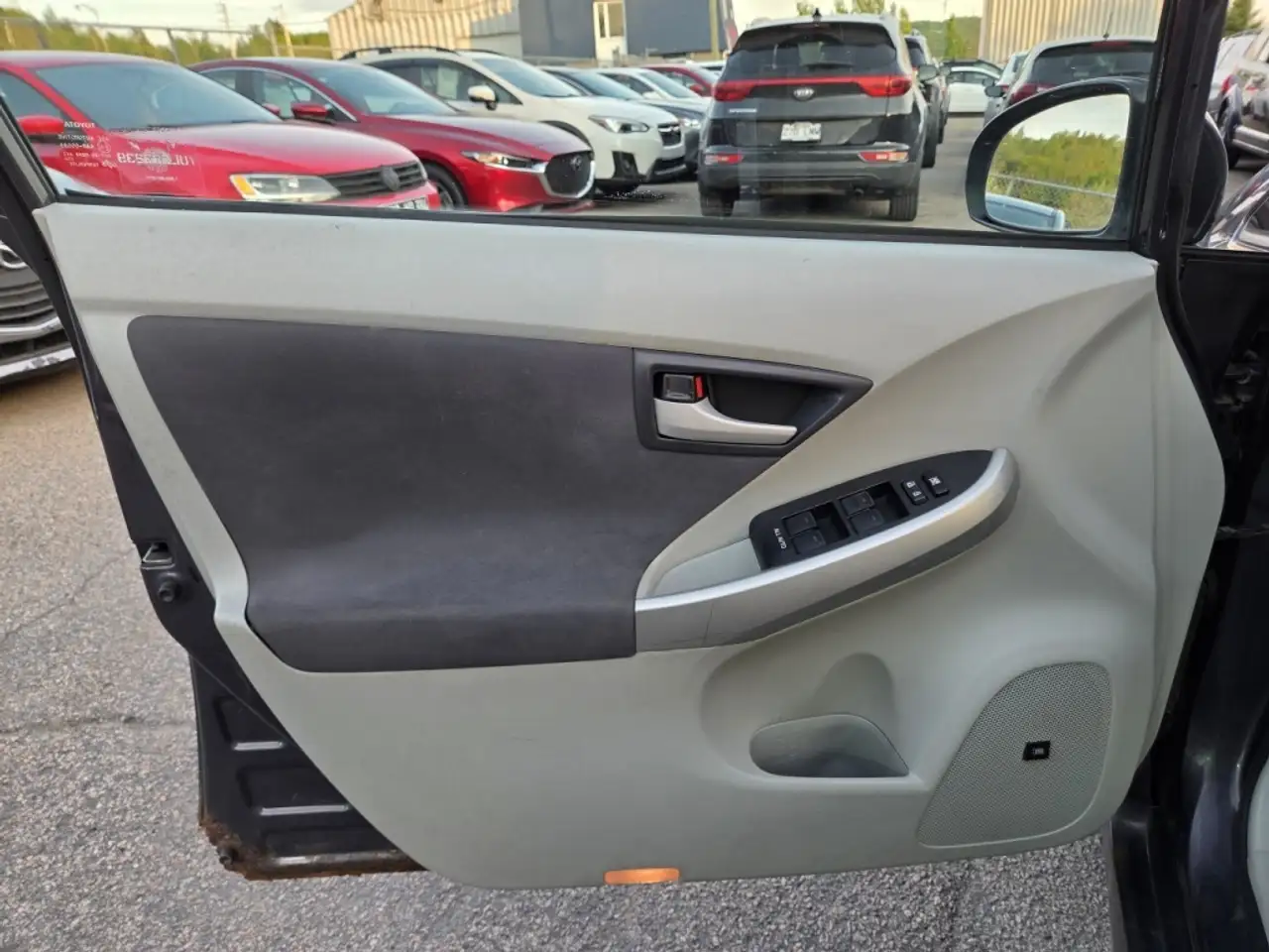 Toyota Prius снимка Toyota Prius