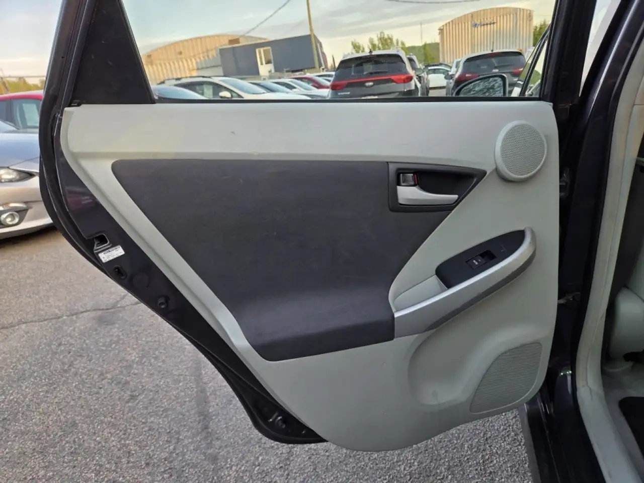 Toyota Prius снимка Toyota Prius