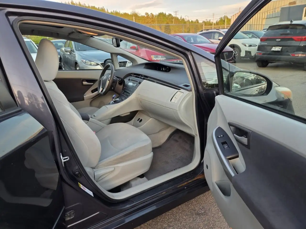 Toyota Prius снимка Toyota Prius