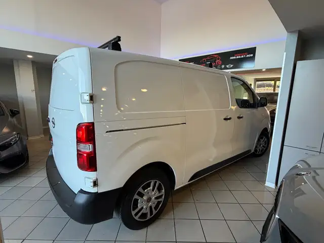 Opel Vivaro view 11