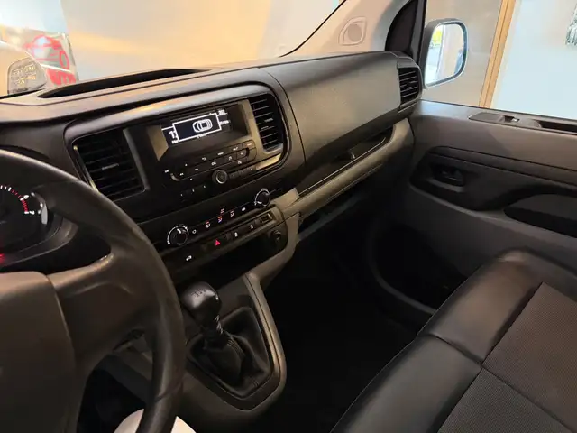 Opel Vivaro view 8