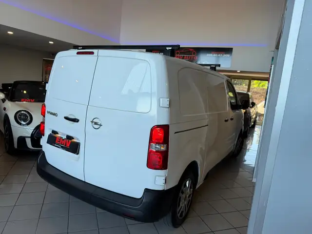 Opel Vivaro view 12