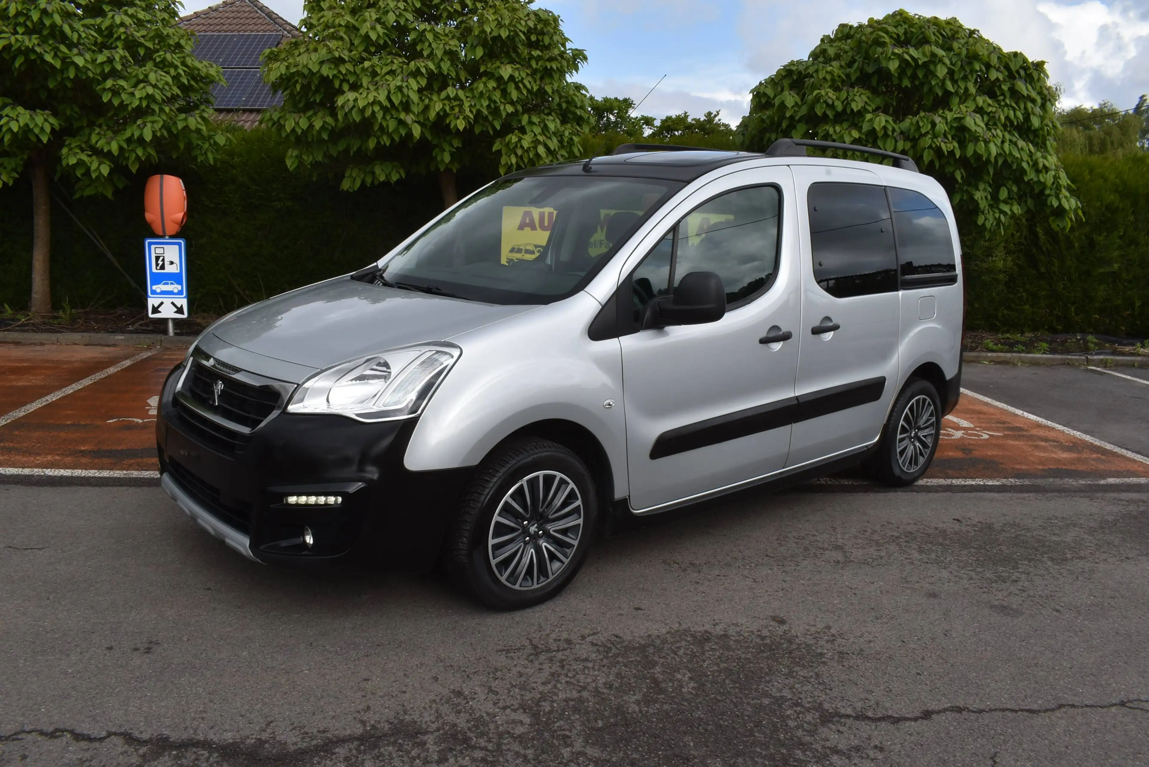 Peugeot Partner Tepee Outdoor 1.6 BlueHDi Airco/GPS/CarPlay/Pano — photo 2