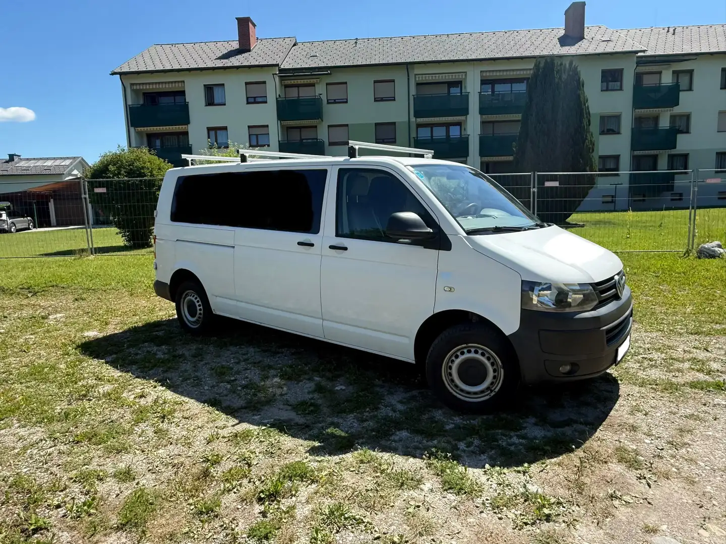 Volkswagen T5 Transporter Fahrgestell LR 2,0 TDI D-PF Weiß - 2