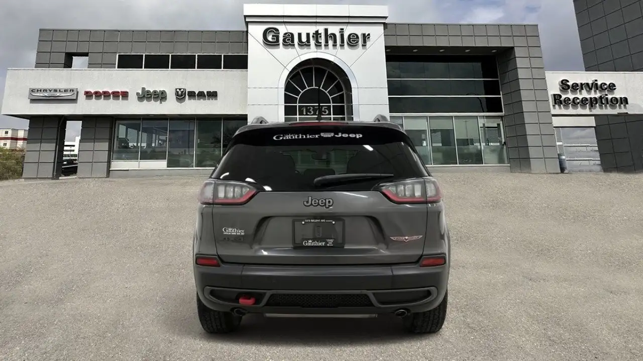 Jeep Cherokee снимка Jeep Cherokee