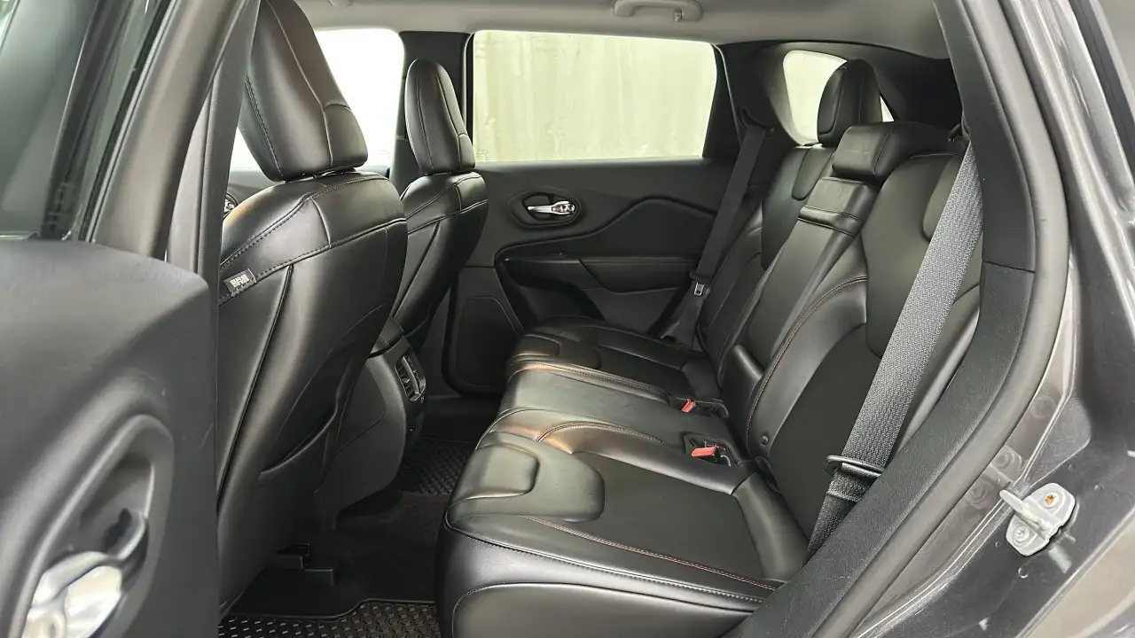 Jeep Cherokee снимка Jeep Cherokee
