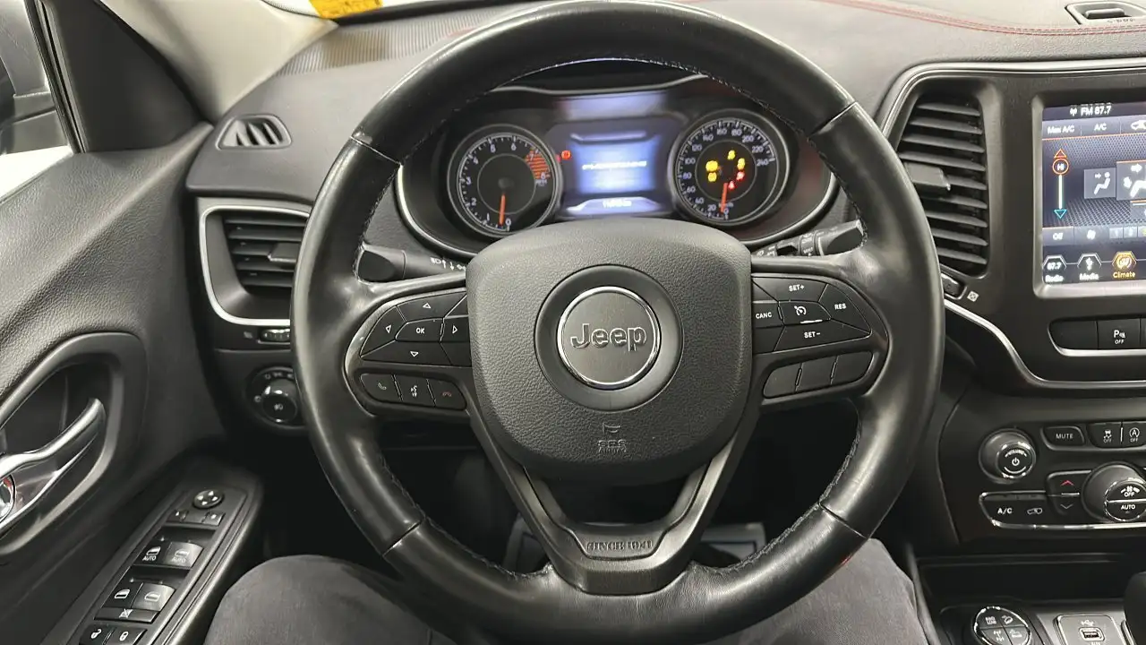 Jeep Cherokee снимка Jeep Cherokee