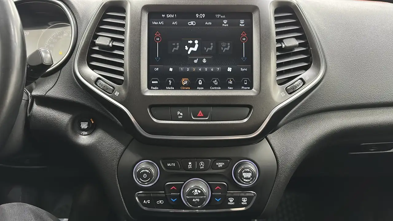 Jeep Cherokee снимка Jeep Cherokee