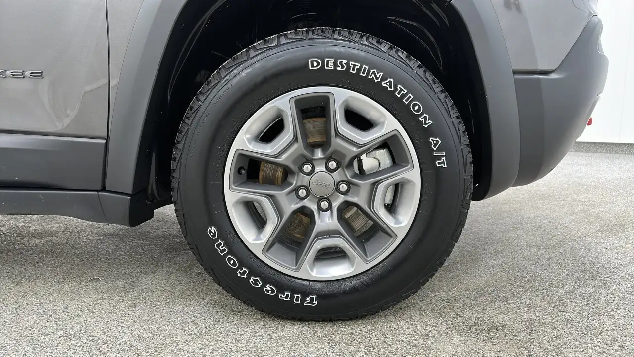 Jeep Cherokee снимка Jeep Cherokee