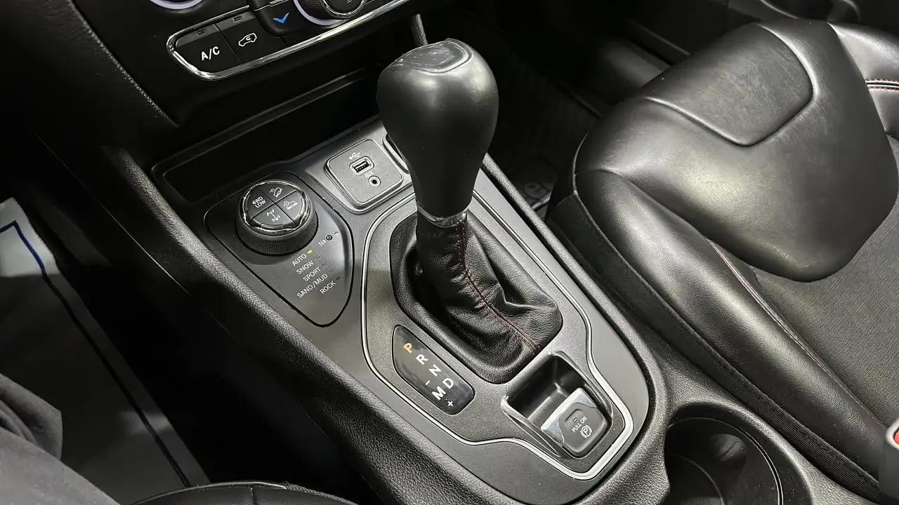 Jeep Cherokee снимка Jeep Cherokee
