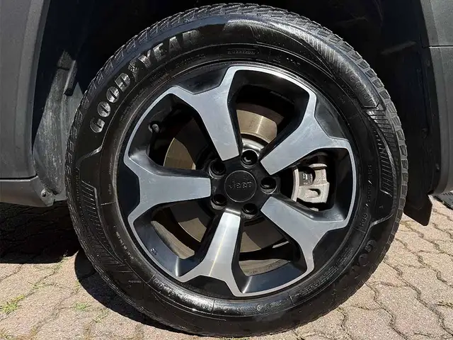 Jeep Renegade view 9