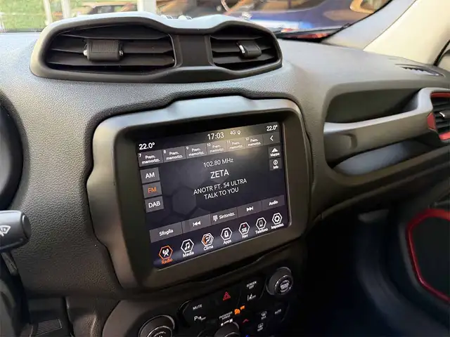 Jeep Renegade view 17