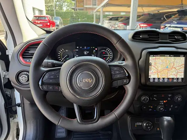 Jeep Renegade view 11
