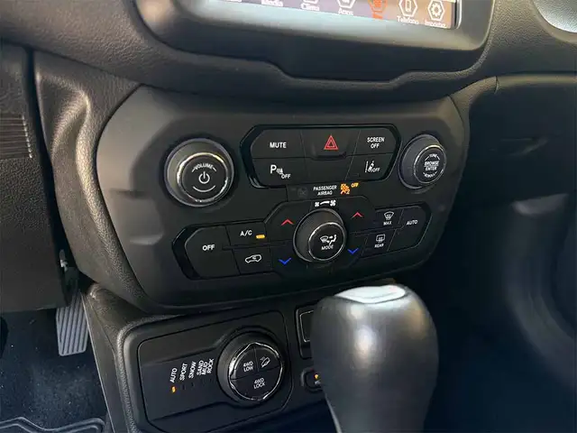 Jeep Renegade view 15
