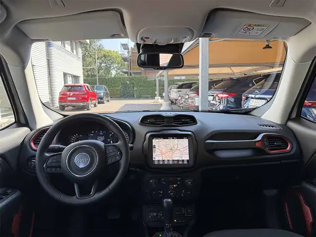 Jeep Renegade view 26