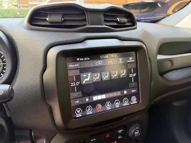 Jeep Renegade view 21