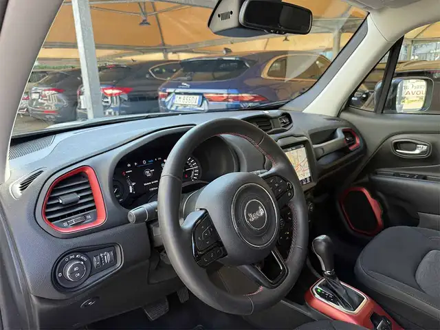 Jeep Renegade view 10