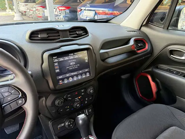 Jeep Renegade view 14