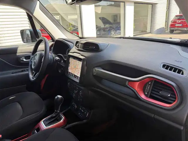 Jeep Renegade view 24