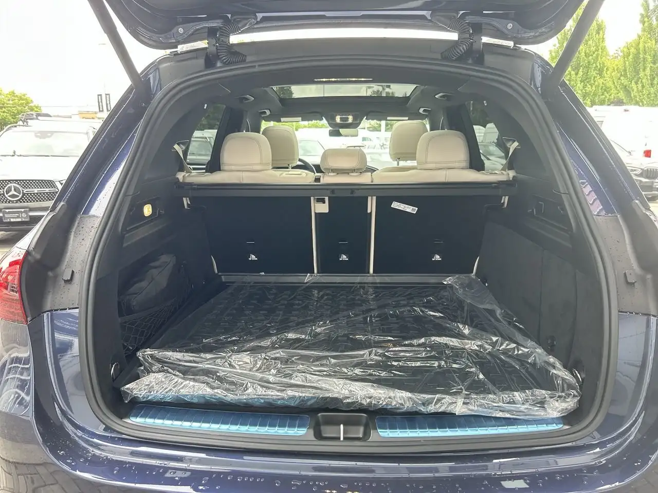 Mercedes-Benz GLE снимка Mercedes-Benz GLE