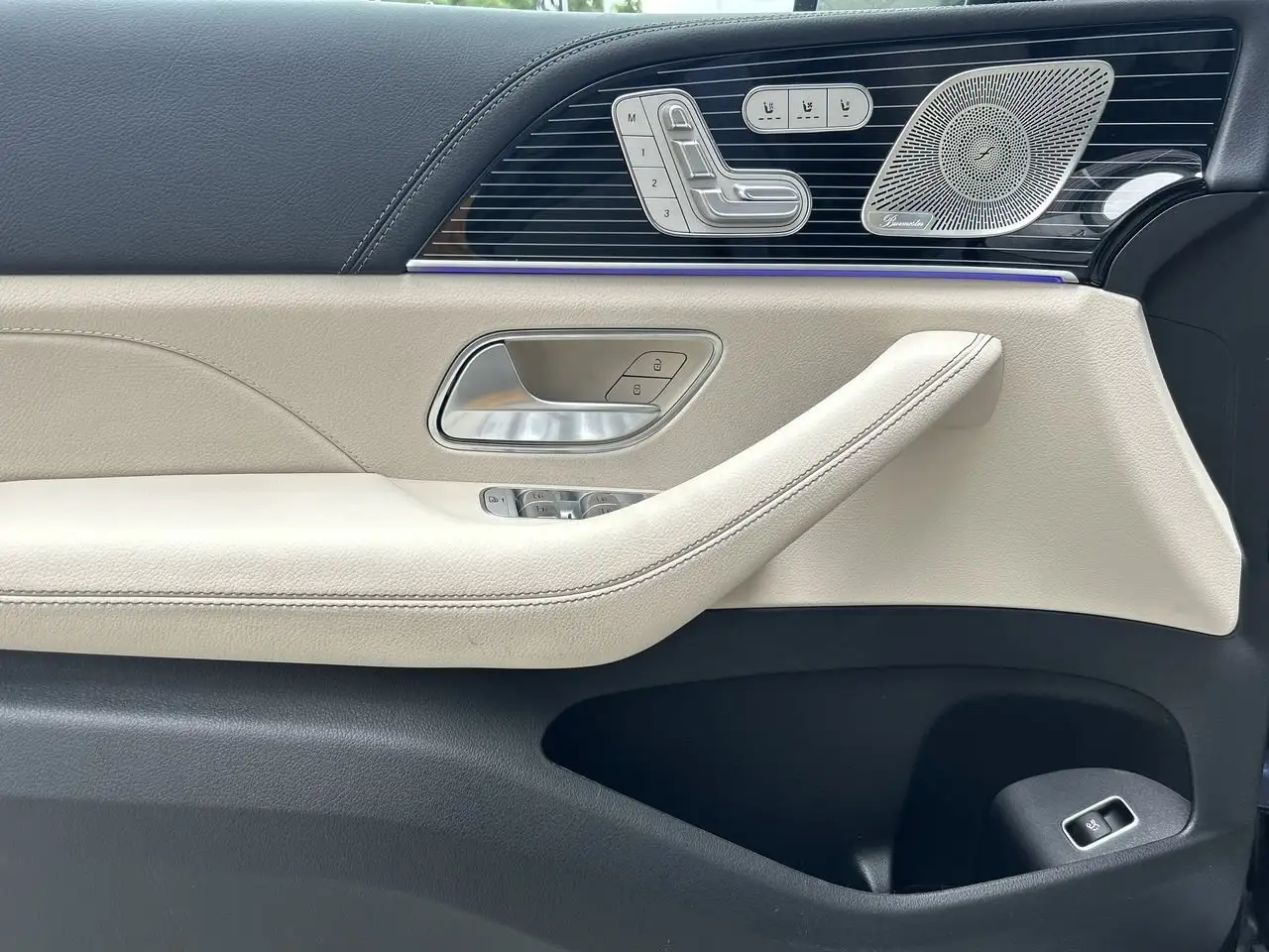Mercedes-Benz GLE снимка Mercedes-Benz GLE