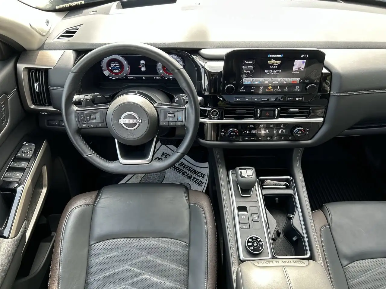 Nissan Pathfinder снимка Nissan Pathfinder