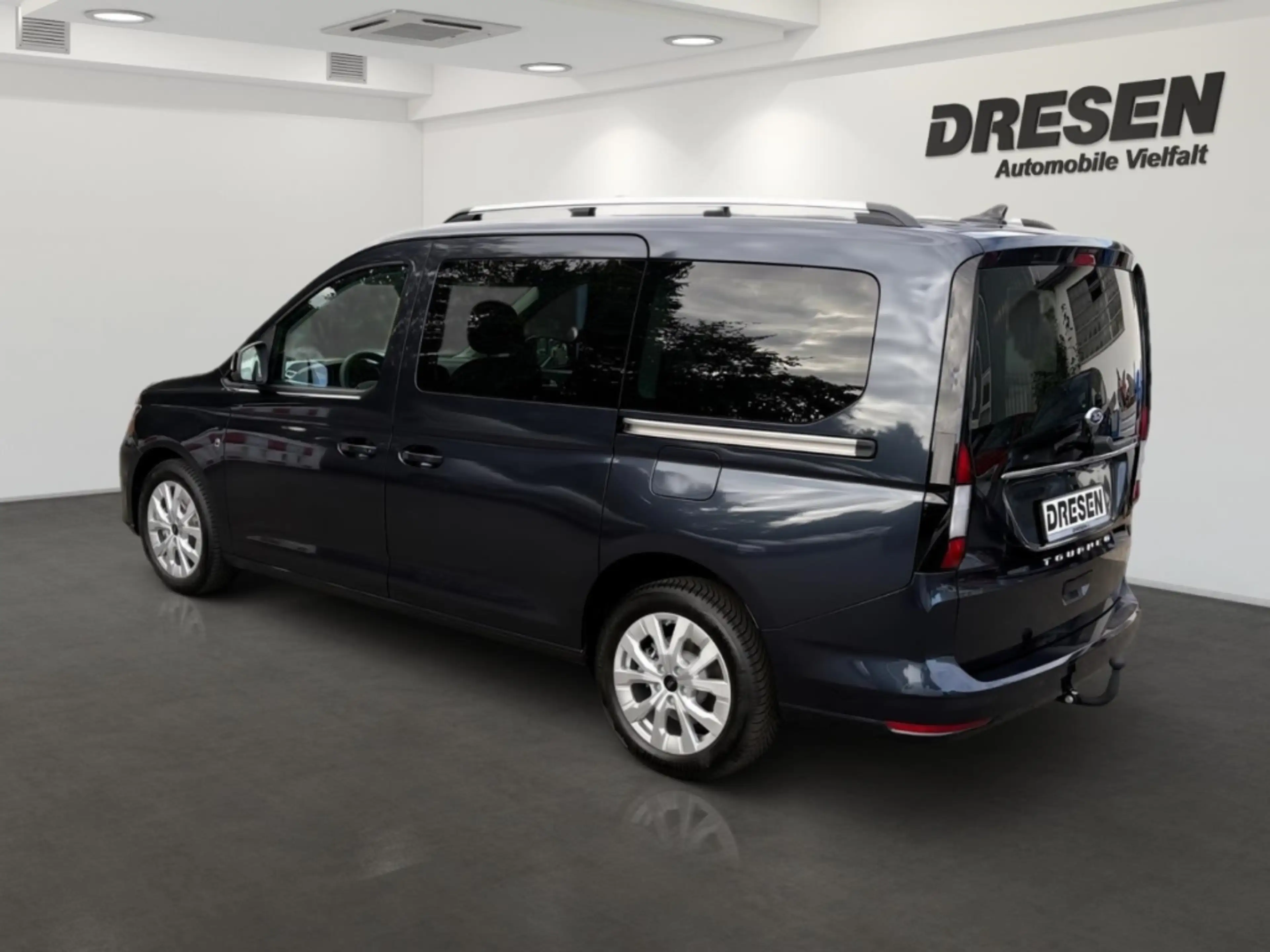 Ford Grand Tourneo Titanium 1,5l EcoBoost AT AHK Navi Digitales Cockp — photo 5