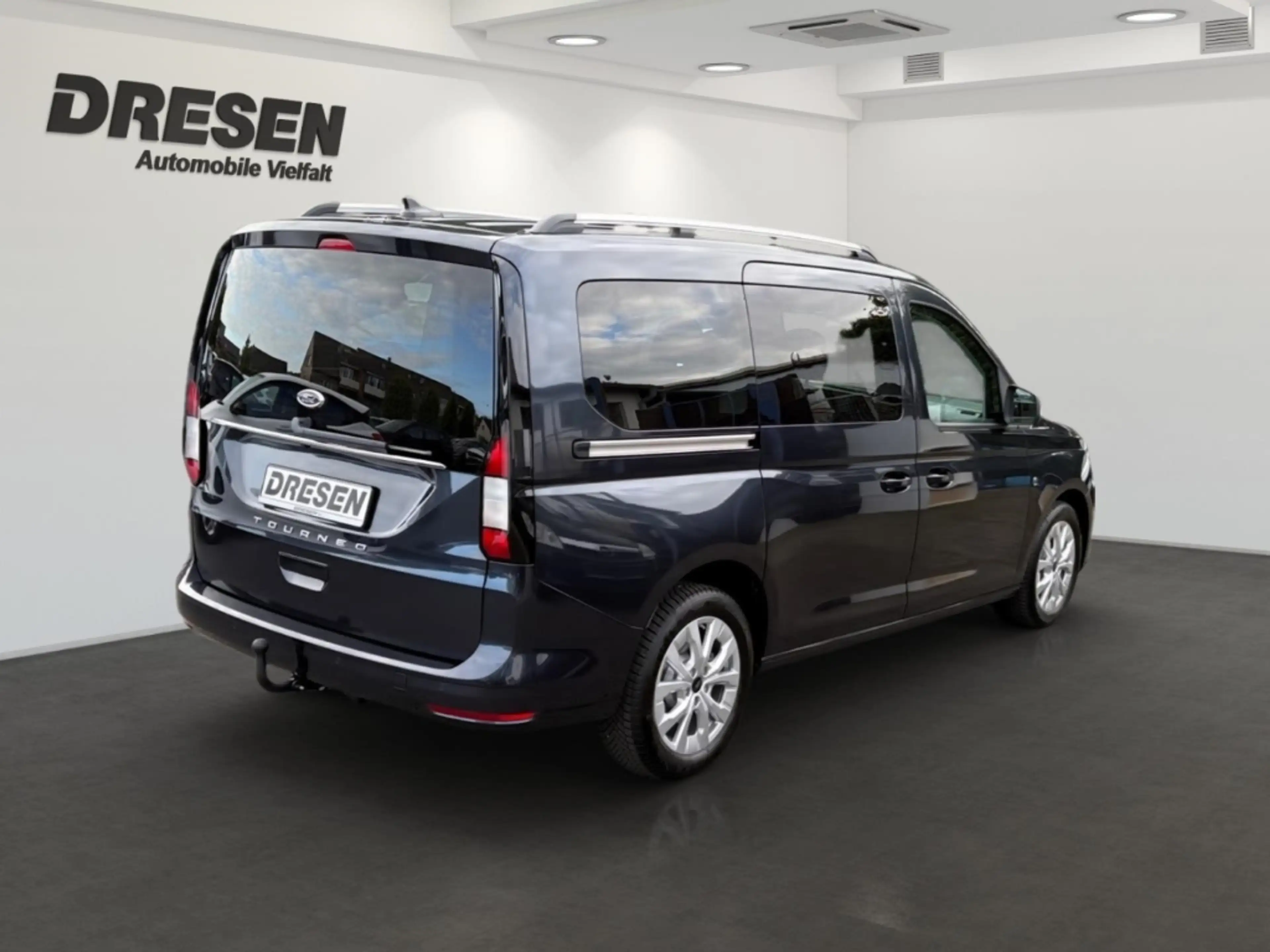 Ford Grand Tourneo Titanium 1,5l EcoBoost AT AHK Navi Digitales Cockp — photo 4