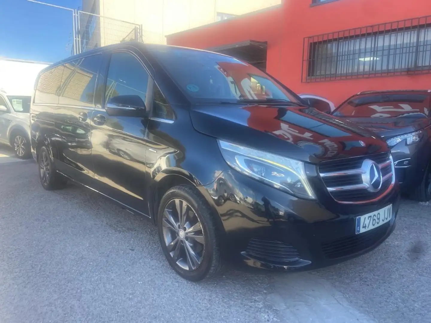 Mercedes-Benz V 220 220CDI Largo Avantgarde 7G Tronic Negro - 2