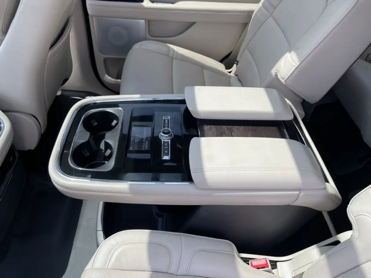 Lincoln Navigator снимка Lincoln Navigator