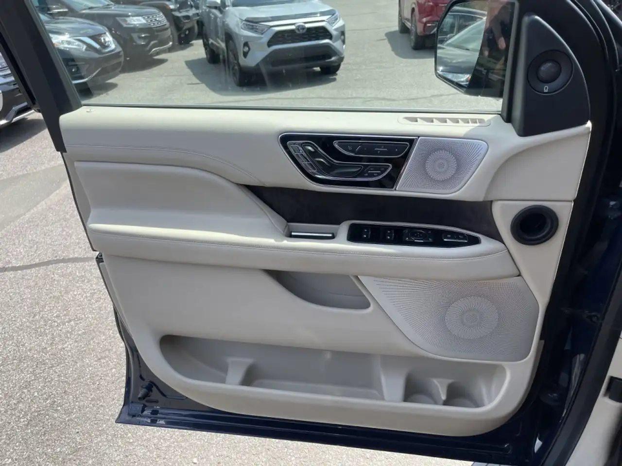 Lincoln Navigator снимка Lincoln Navigator