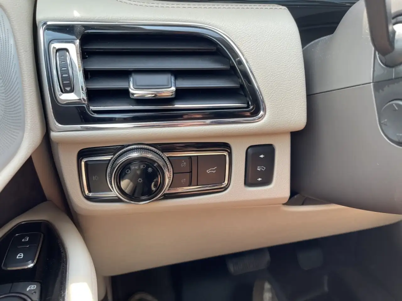 Lincoln Navigator снимка Lincoln Navigator