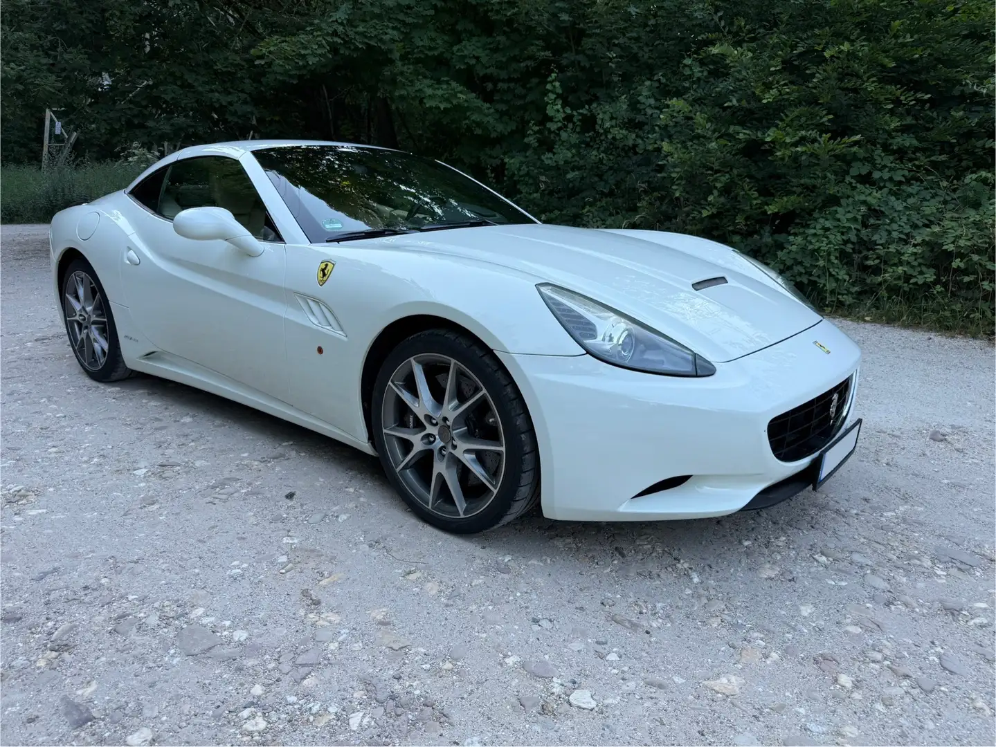 Ferrari California Top gepflegt | frischer Service - 1