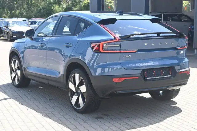 Volvo C40 view 3