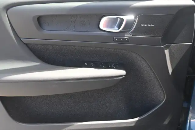 Volvo C40 view 11