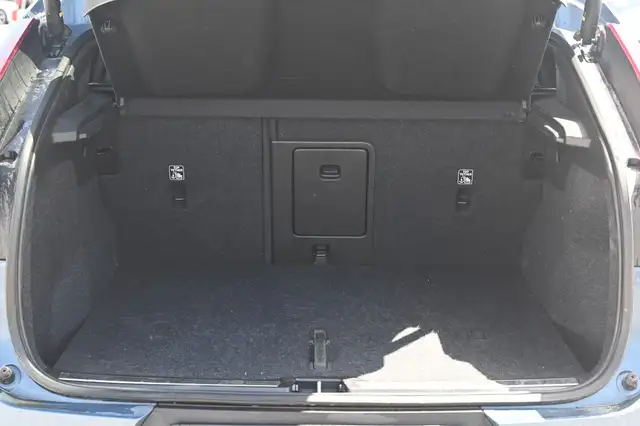 Volvo C40 view 6