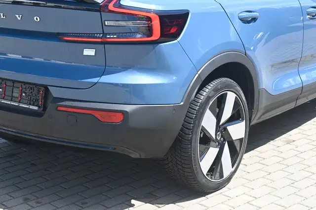 Volvo C40 view 5