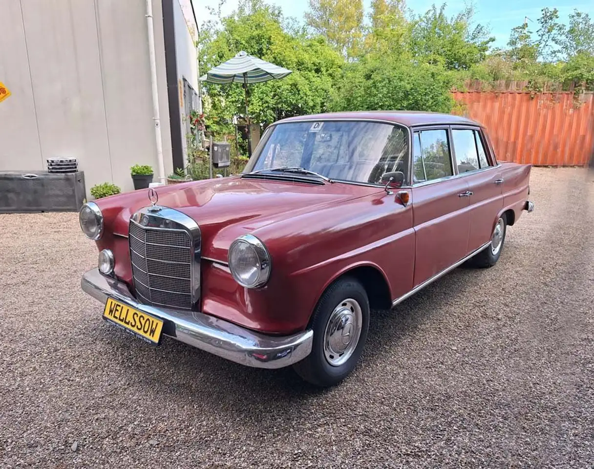 Mercedes-Benz 190 Diesel W110 Heckflosse, foto 3