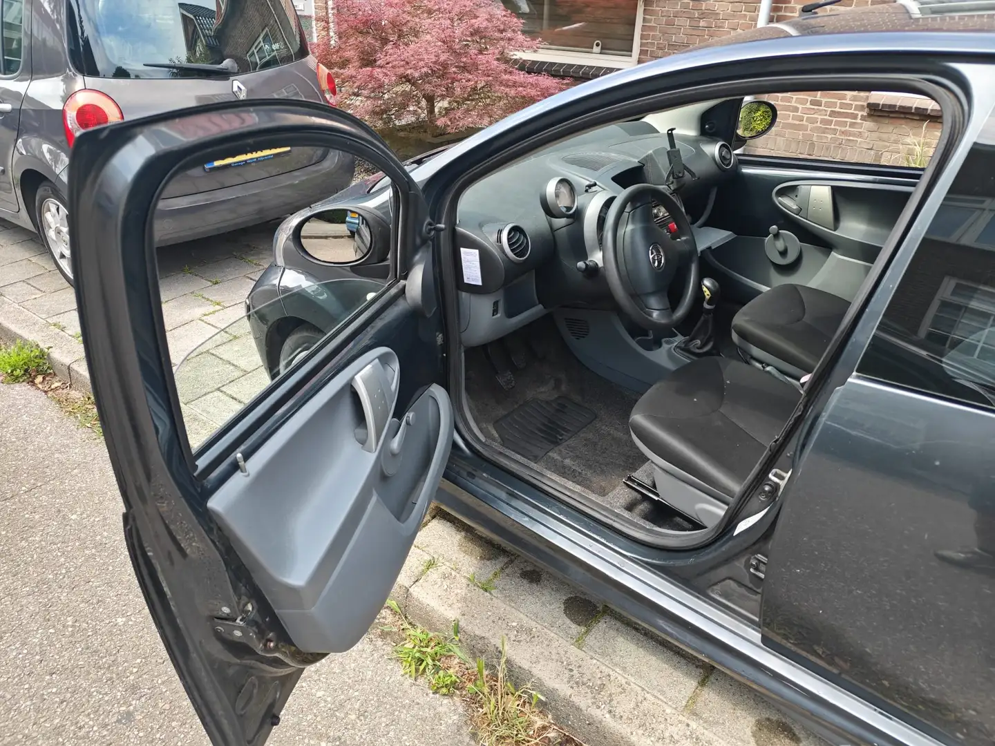 Toyota Aygo Aygo 1.0-12V Grijs - 2