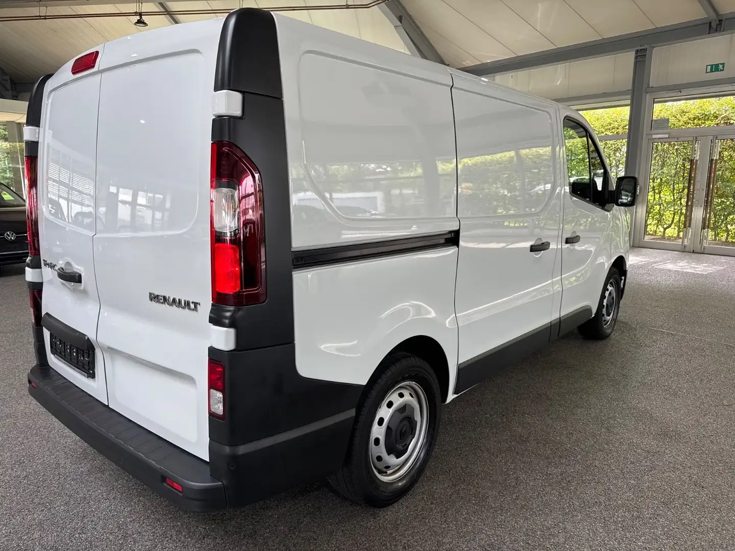 Renault Trafic Kasten 2.0dci L1H1 LED Klima Sortimo PDC Weiß - 2