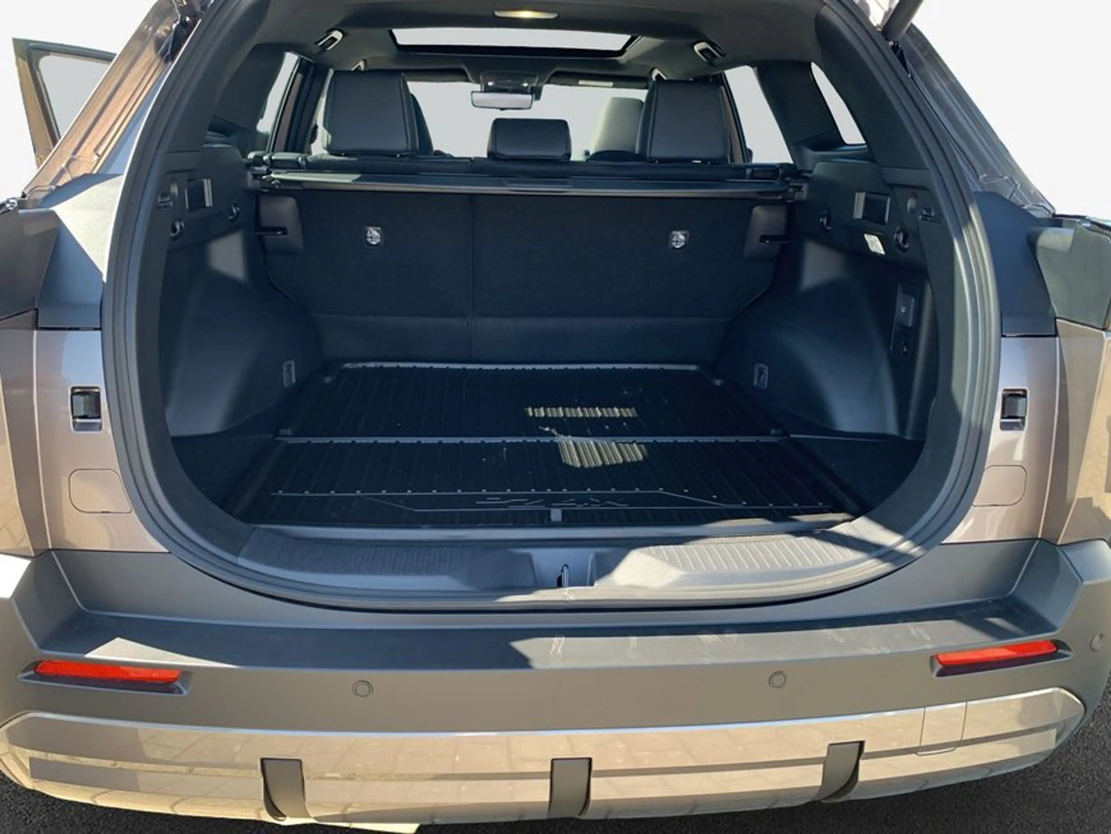 Toyota bZ4X AWD Touring Lounge 280 kW, 5-türig (Strom) — photo 9