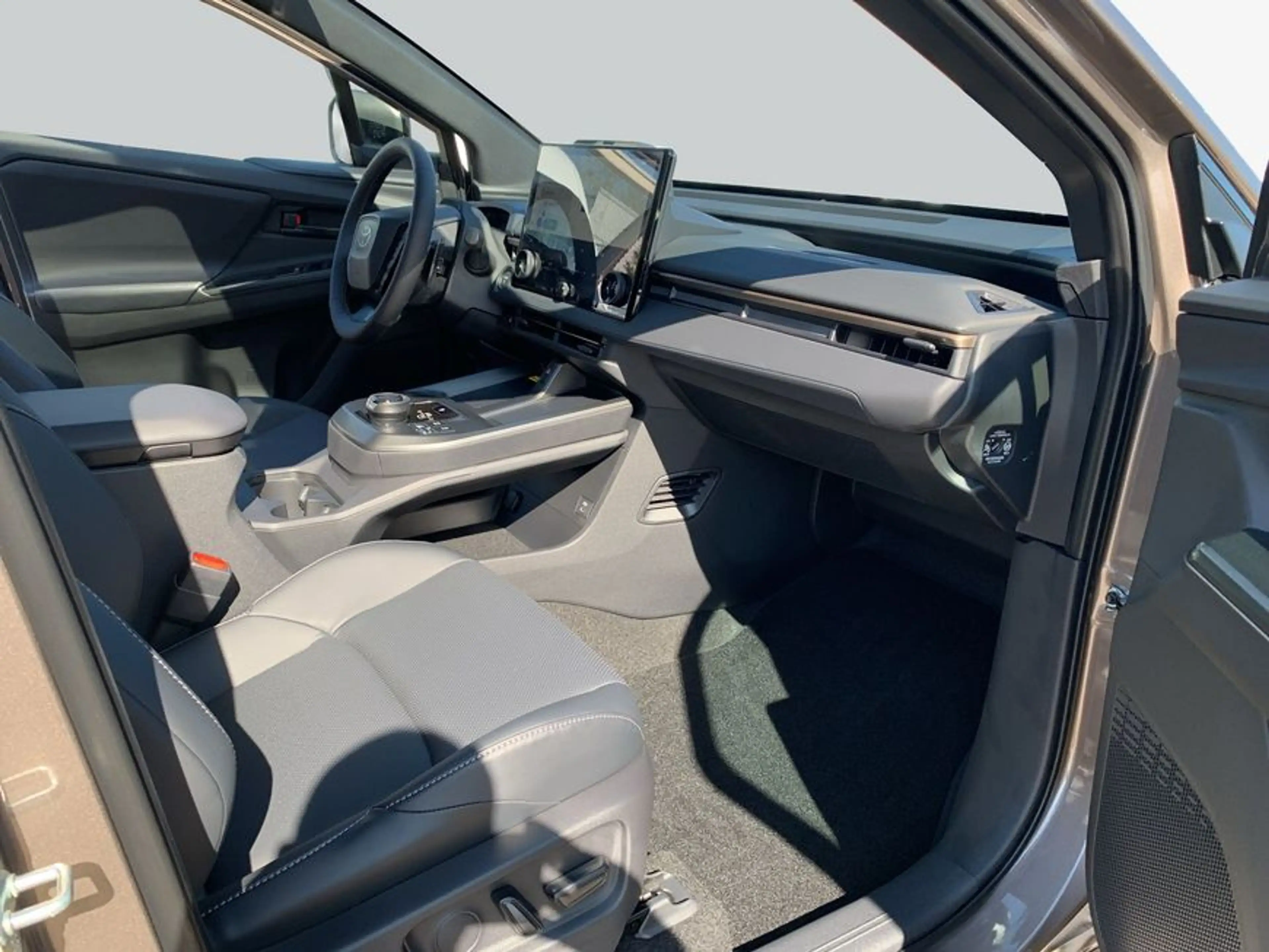 Toyota bZ4X AWD Touring Lounge 280 kW, 5-türig (Strom) — photo 13