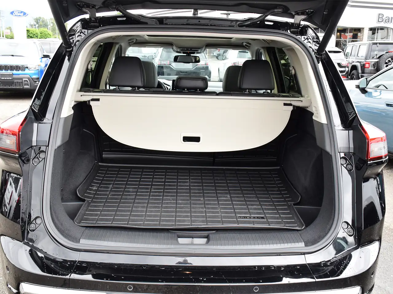 Nissan Rogue снимка Nissan Rogue