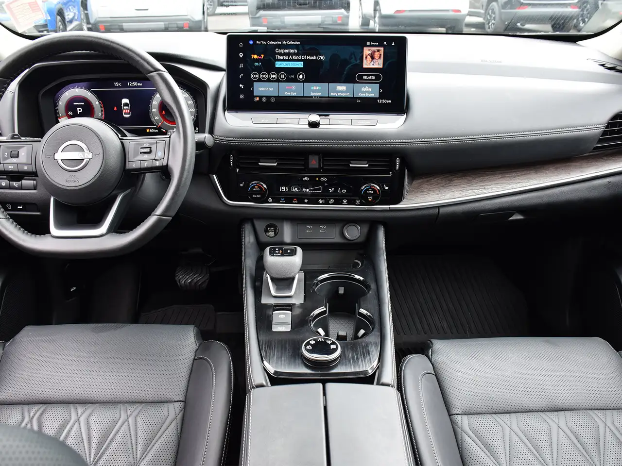 Nissan Rogue снимка Nissan Rogue