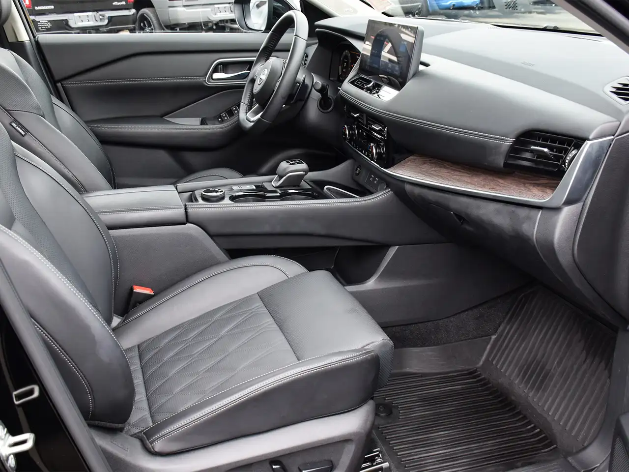 Nissan Rogue снимка Nissan Rogue